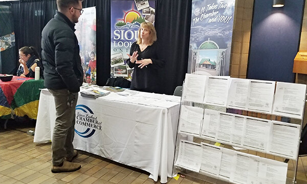 Chamber of Commerce promotes Sioux Lookout jobs in Thunder Bay 