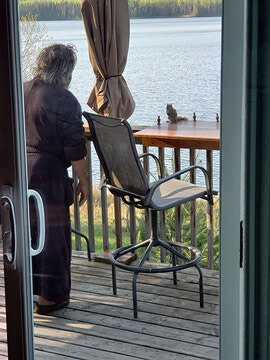 Dick's Hideaway: Let me have a peek 