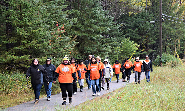 Sioux Lookout commemorates IRS survivors during Orange Shirt Day demonstrations 