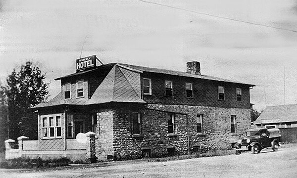 Pic of the Past: Moberly's Hotel