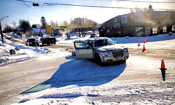 Collision temporarily closes Wellington Street