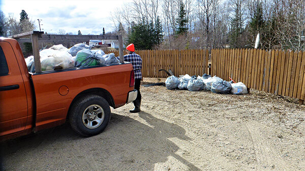 Starratt’s pick up 91 bags of garbage during Pitch-In Canada community cleanup